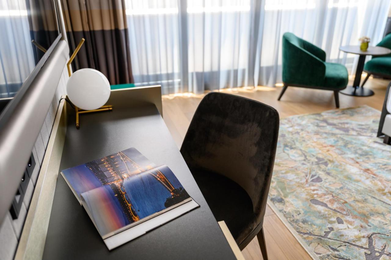 بودابست Emerald Downtown Luxury Suites By Continental Group المظهر الخارجي الصورة