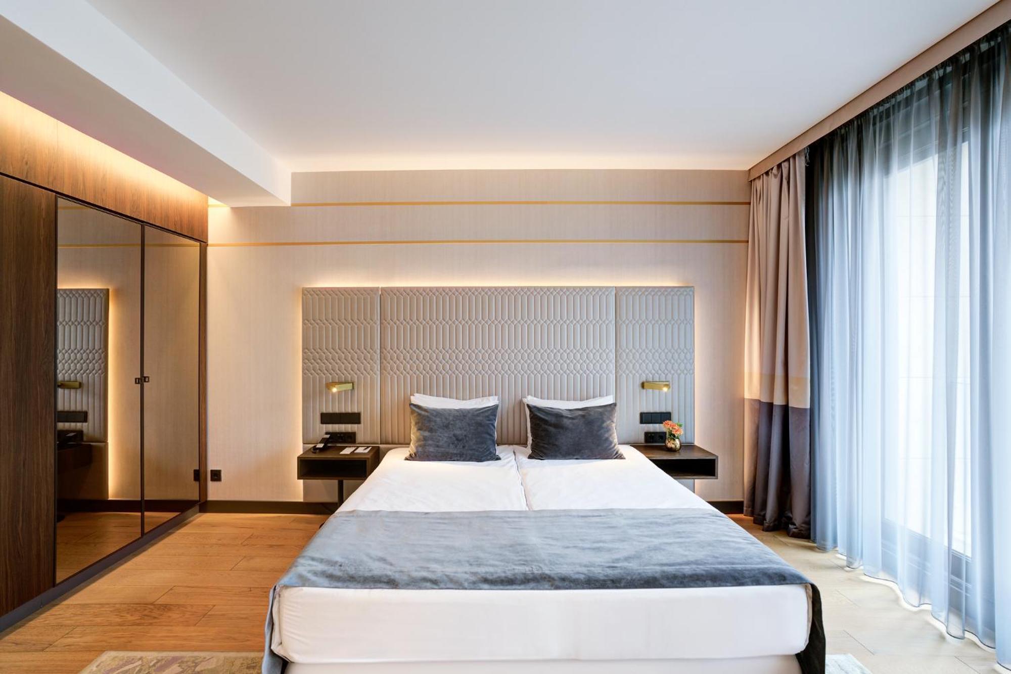 بودابست Emerald Downtown Luxury Suites By Continental Group المظهر الخارجي الصورة