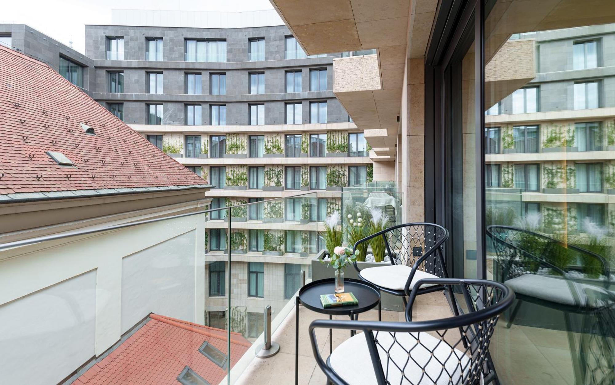 بودابست Emerald Downtown Luxury Suites By Continental Group المظهر الخارجي الصورة